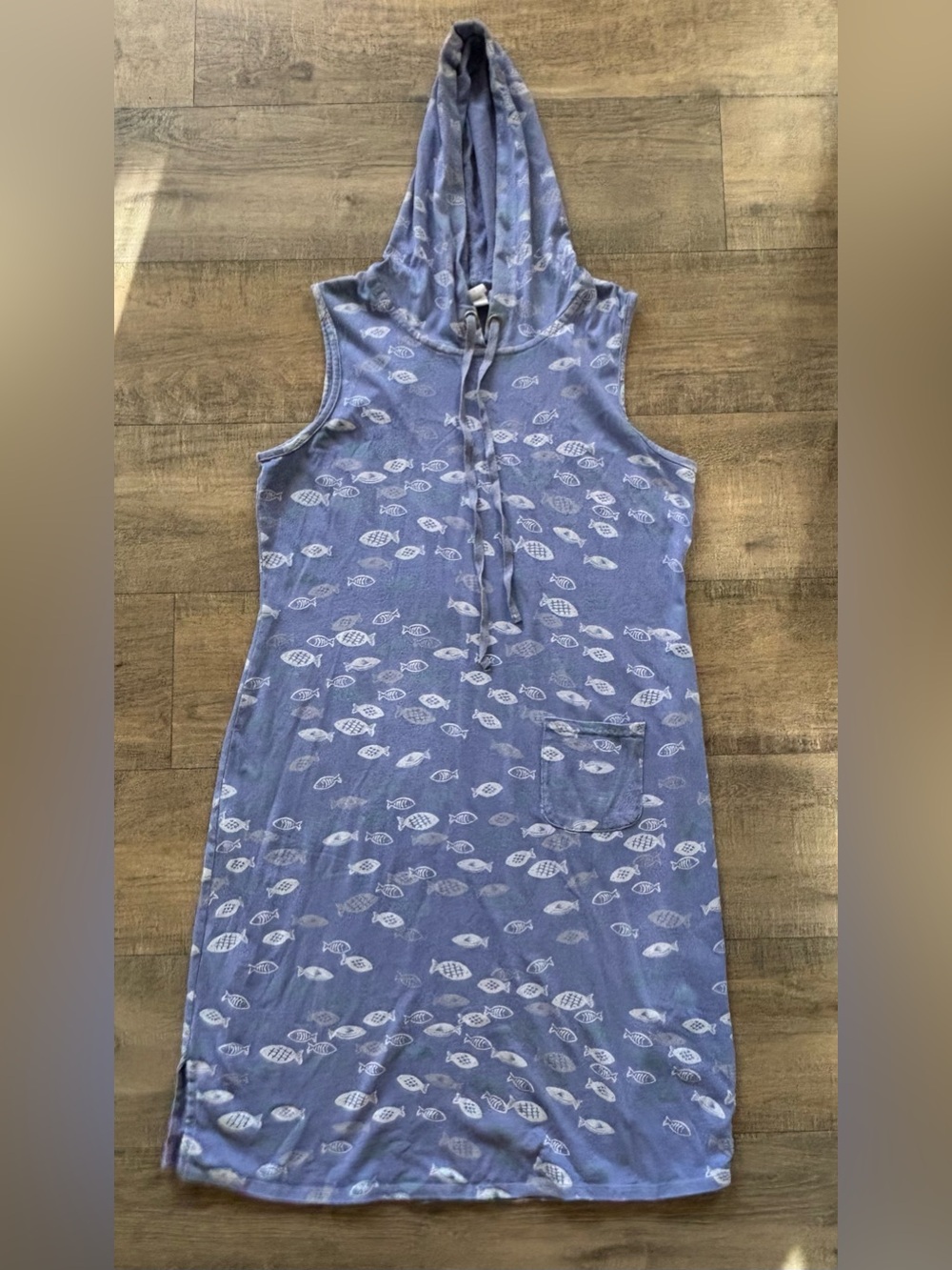 Fresh Produce Women’s Size Medium Sleeveless Hooded Blue Fish-Print Dress w Flaw
